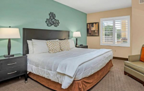 Near Disney - 1BR Executive Suite with King Bed - Pool and Hot Tub